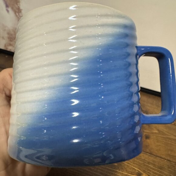 STARBUCKS 2022 Blue White Textured Twist Diagonal Ombre‎ Ceramic Mug NWT - Picture 6 of 9